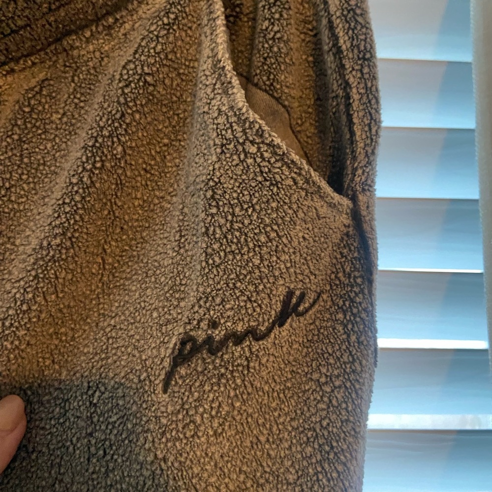 Grey microfiber VS Pink sweats